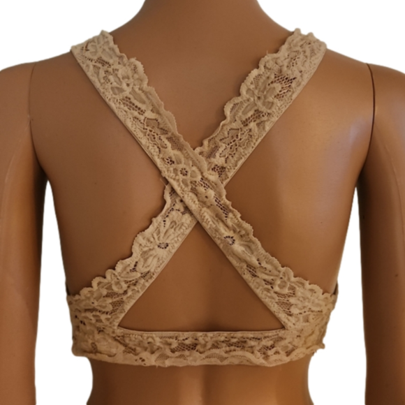 No boundaries Lace Halter top (code-P196) - Picture 2 of 2